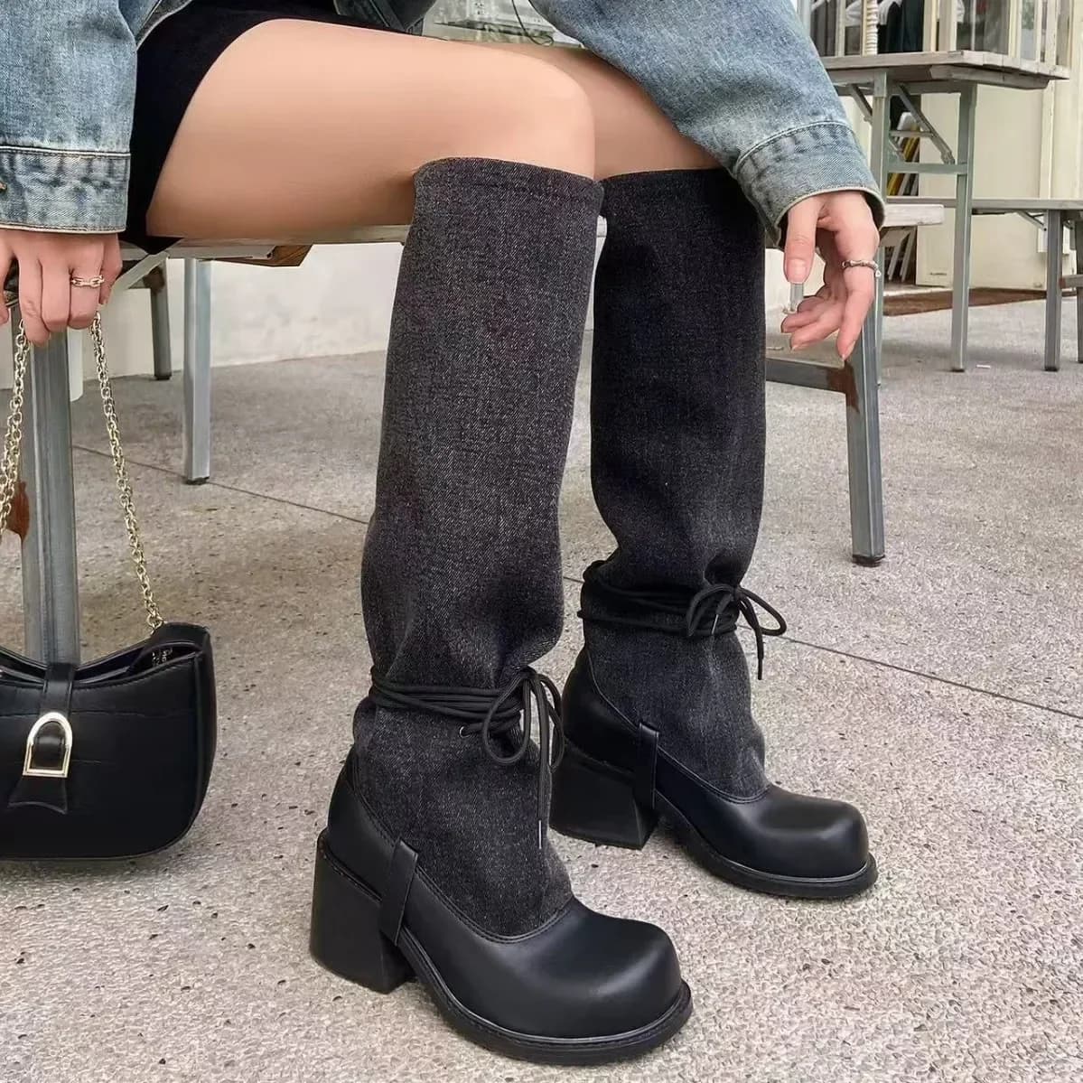 Stivale a tubo lungo nero con fibbia da donna che dimagrisce grande tacco spesso 6,5 cm suola in gomma stivaletto in microfibra sopra il ginocchio