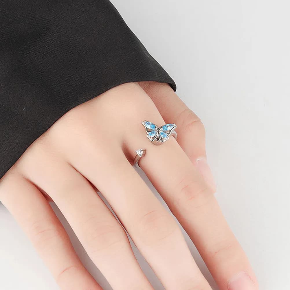 Anello a Farfalla Regolabile da Donna con Strass e Cristalli, Gioiello Elegante e Chic, Regalo per Fidanzata o Moglie