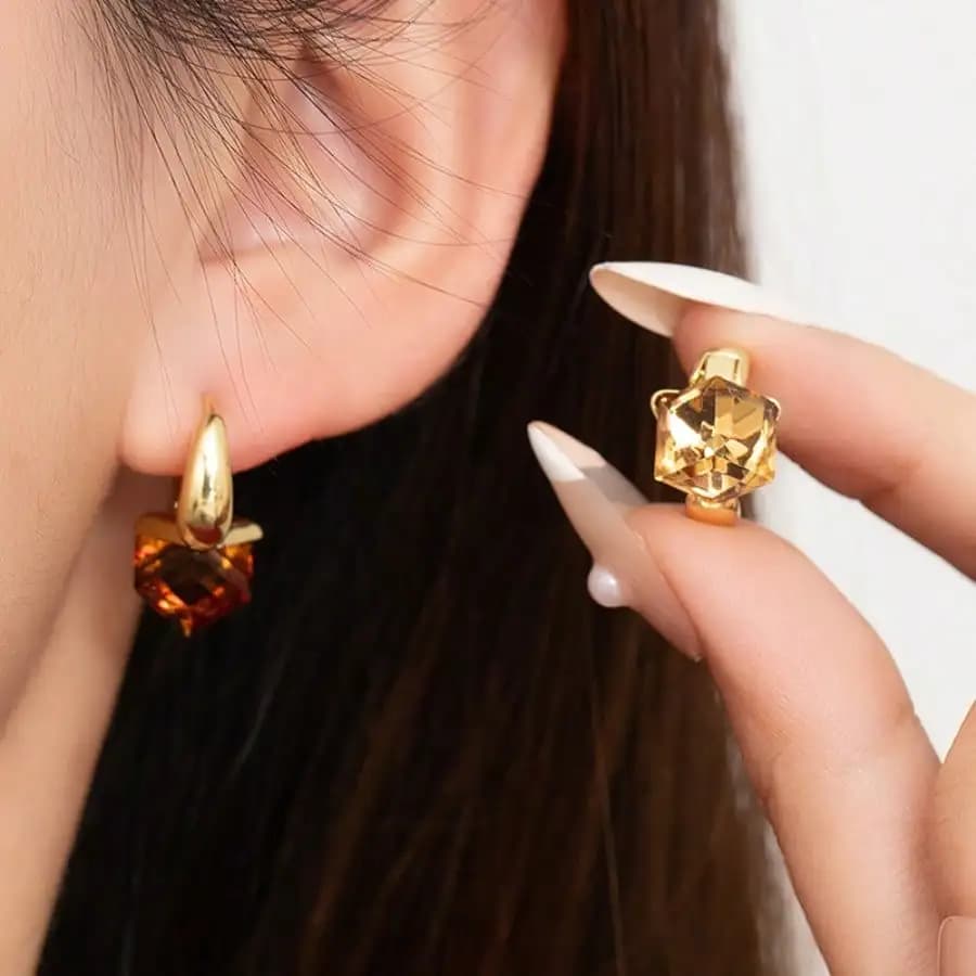 1 paio di eleganti orecchini quadrati color ambra, freschi e versatili orecchini a forma di zucchero con cristalli finti per donna, perfetti per l'uso quotidiano