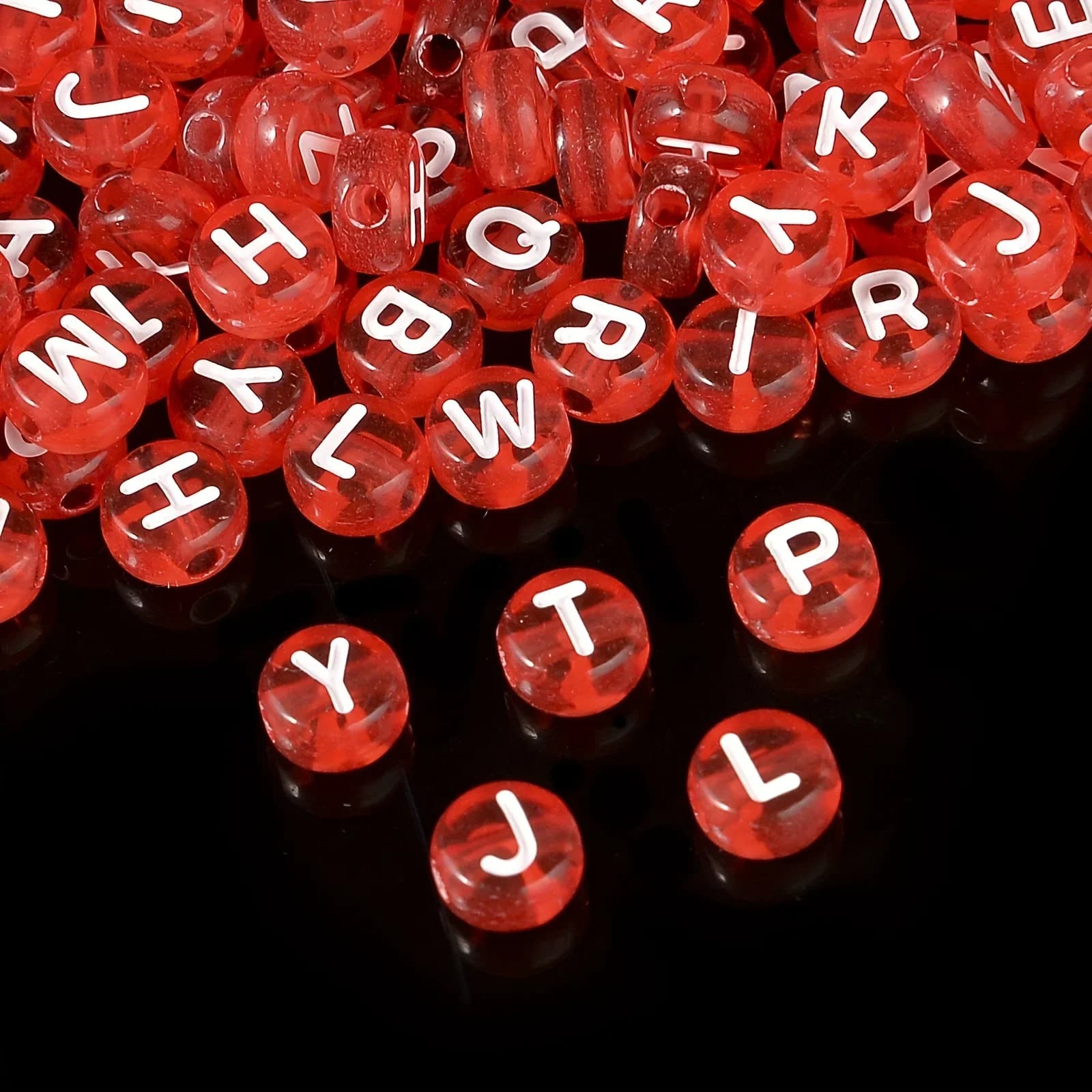 100/300/500 pezzi 4x7mm perline rotonde acriliche con lettere rosse AZ perline sciolte miste braccialetto fai da te, collana, portachiavi