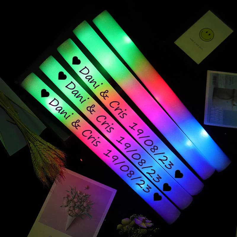 12/30/60 pz LED Glow Sticks Bulk Colorato RGB Glow Foam Stick Cheer Tube Luce Scura per Natale Compleanno Festa di Nozze forniture
