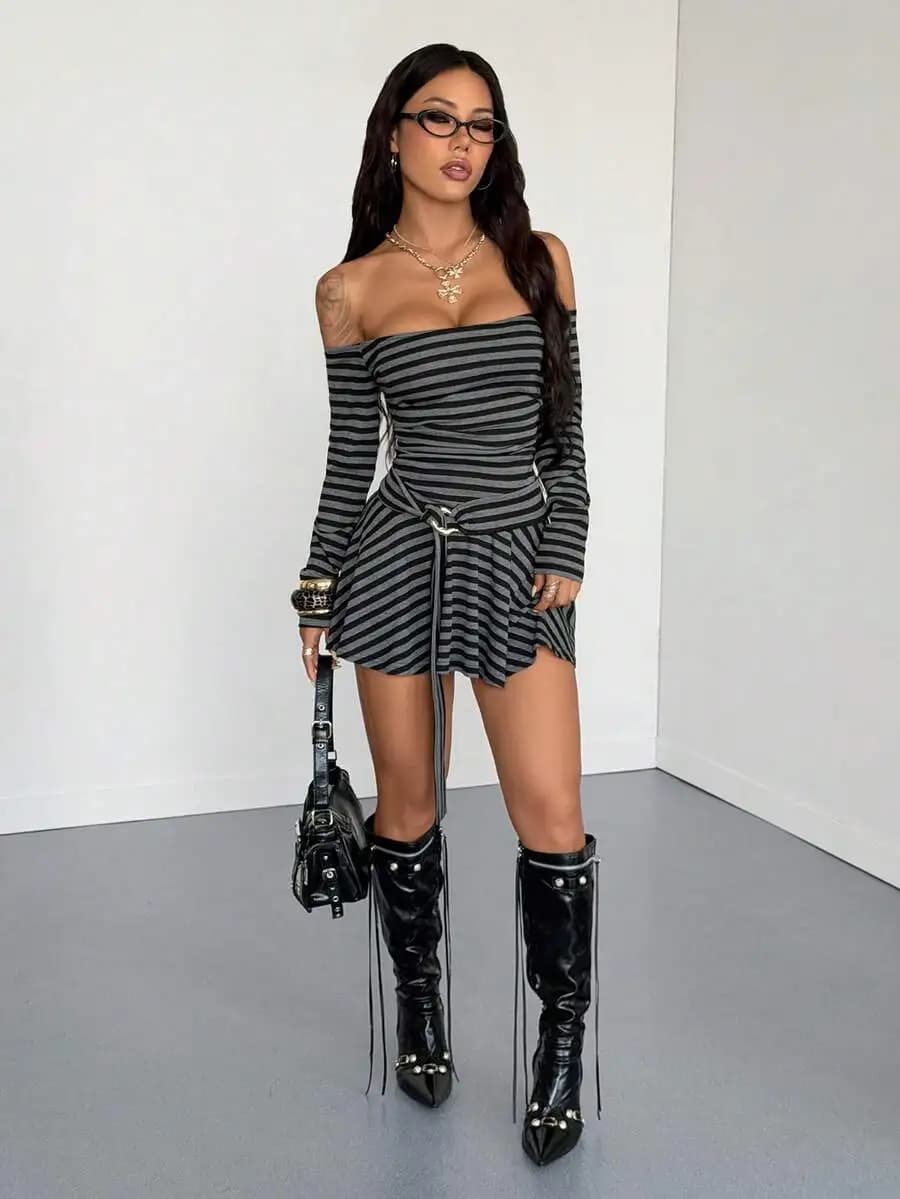 Abito corto a maniche lunghe a righe con spalle scoperte per donna, stile street style