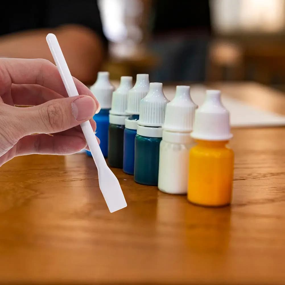 15Pcs Plastic Glue Applicator Sticks Versatile Craft Tool for Mixing Paint Spreading Glue Applying Face Masks DIY Art