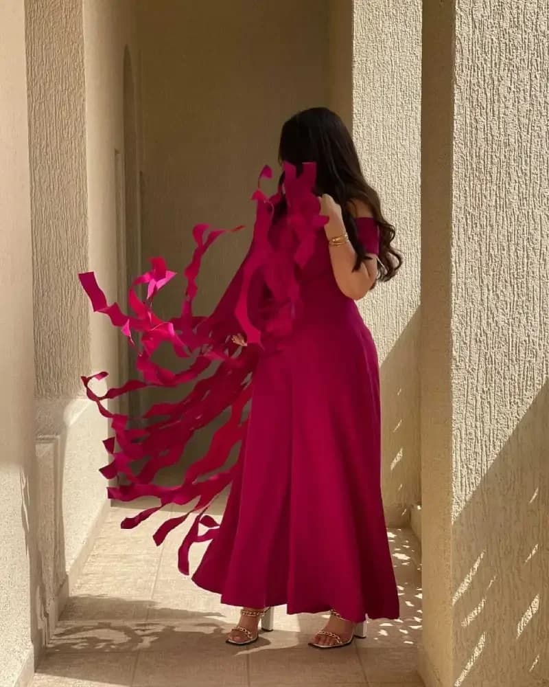 Abito da ballo a pendolo con una spalla sexy asimmetrico 2025 Autunno e inverno New Fashion High Street Long