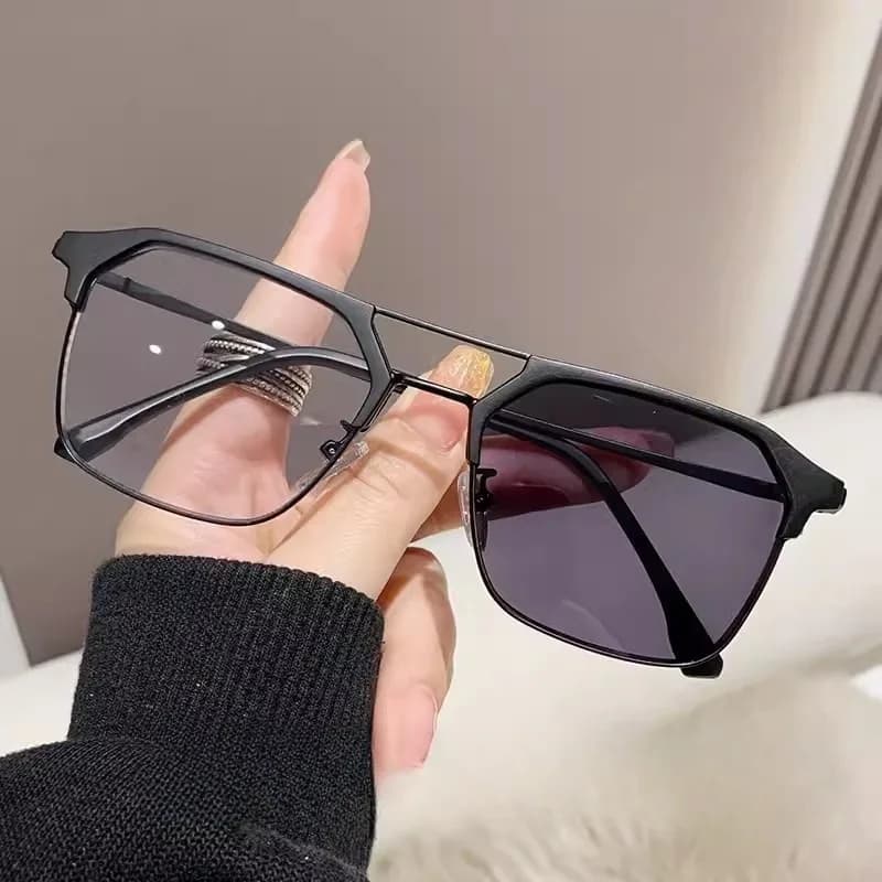 Anti-Radiation Glasses for Women Eyeglasses with Transitional Metal Frame UV400 Glasses
