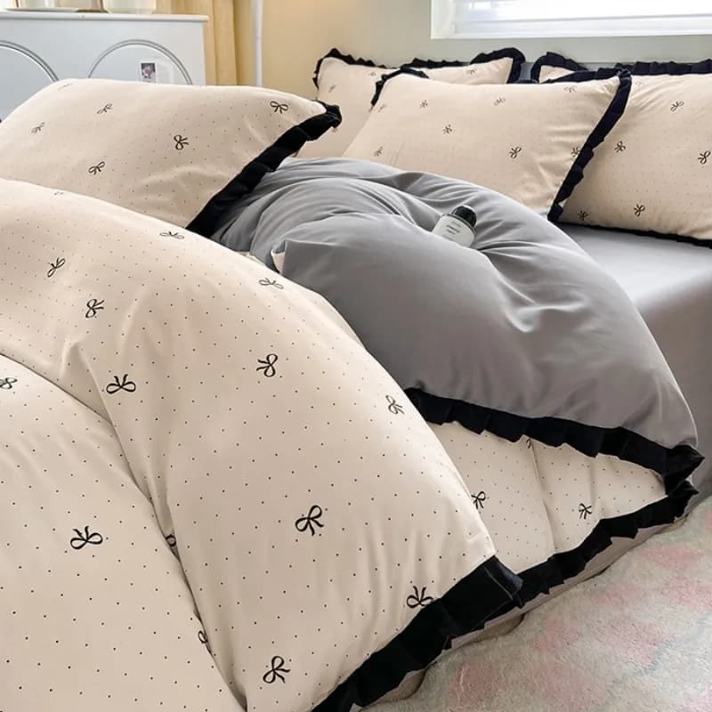 New printed spring and summer headdress, single duvet cover in French lace, single bed linen, without sheets and pillowcases.