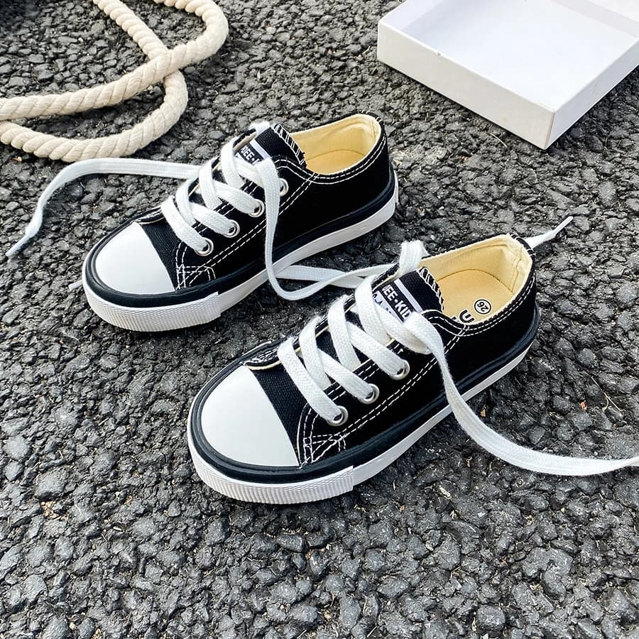 15057 Children's canvas shoes breathable in plain color, fashionable and versatile, skate shoes for boys and girls, low model with laces