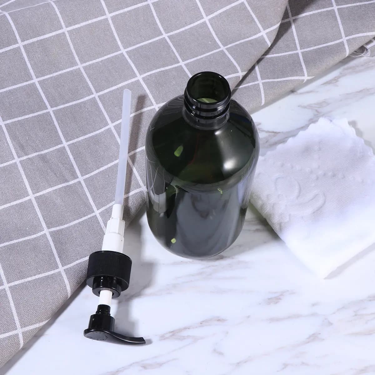 2 flaconi con pompa a molla da 500 ml, dispenser per lozione ricaricabile in plastica rigida, contenitore per sapone liquido, shampoo, verde