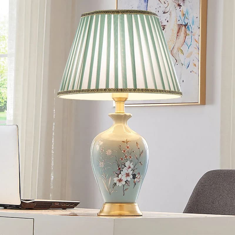 Lampada da scrivania in ceramica interamente in rame Lampada da comodino per camera da letto Nuova luce cinese semplice e di lusso