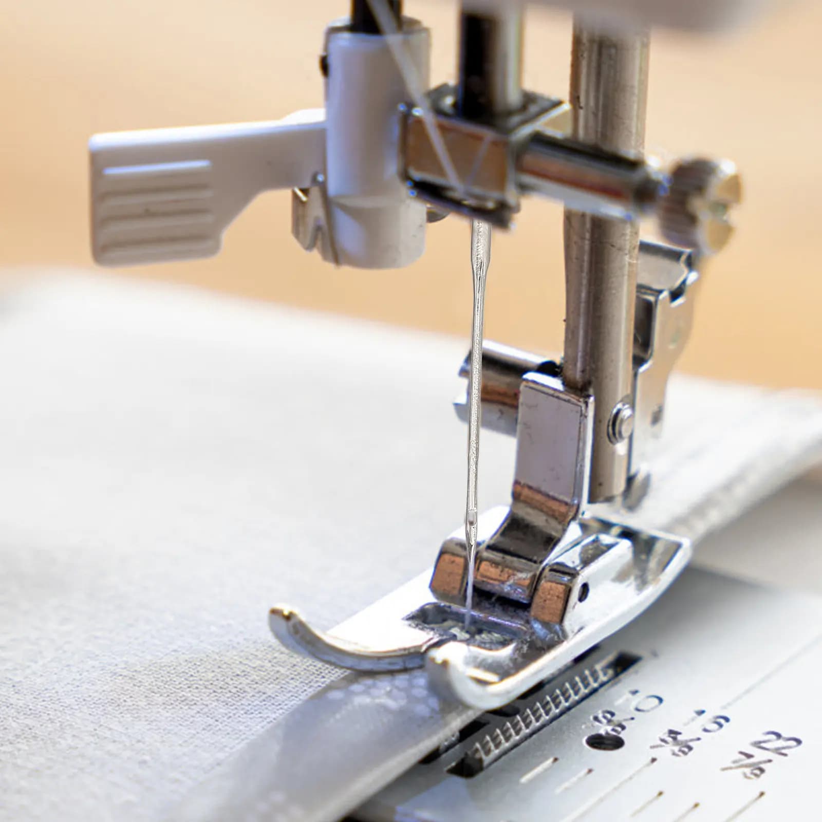 60 Aghi Robusti in Acciaio Inossidabile per Macchina da Cucire, Multifunzione, Universali, Adatti alla Maggior Parte delle Macchine, per Quilting, Cucito, Artigianato, Denim