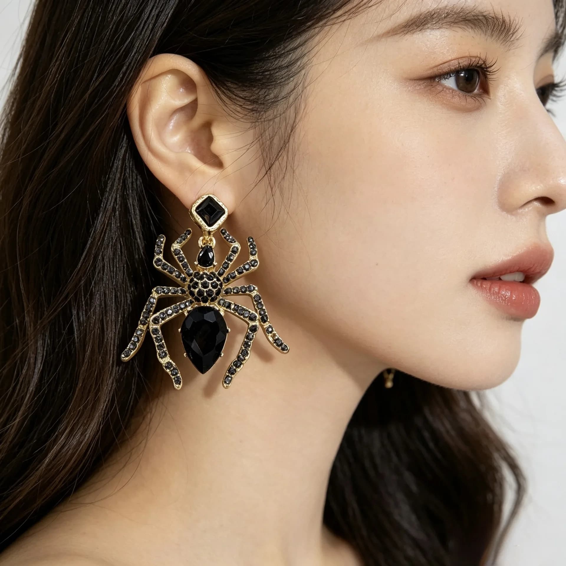 Personalized creative simulation spider earrings evil fun funny niche high sense diamond set Spice Girl earrings wholesale