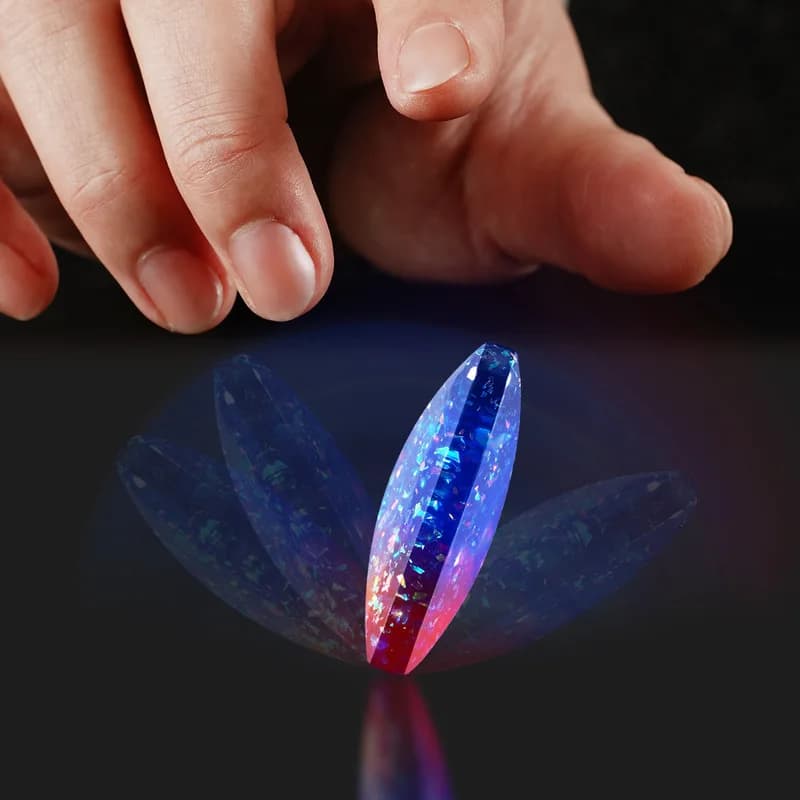 Flipo Flip Gems Fidget Spinner Giocattolo Antistress Cinetico da Scrivania High-Tech in Resina Lucida Blu e Rossa per Alleviare l'Ansia per Adulti e Bambini