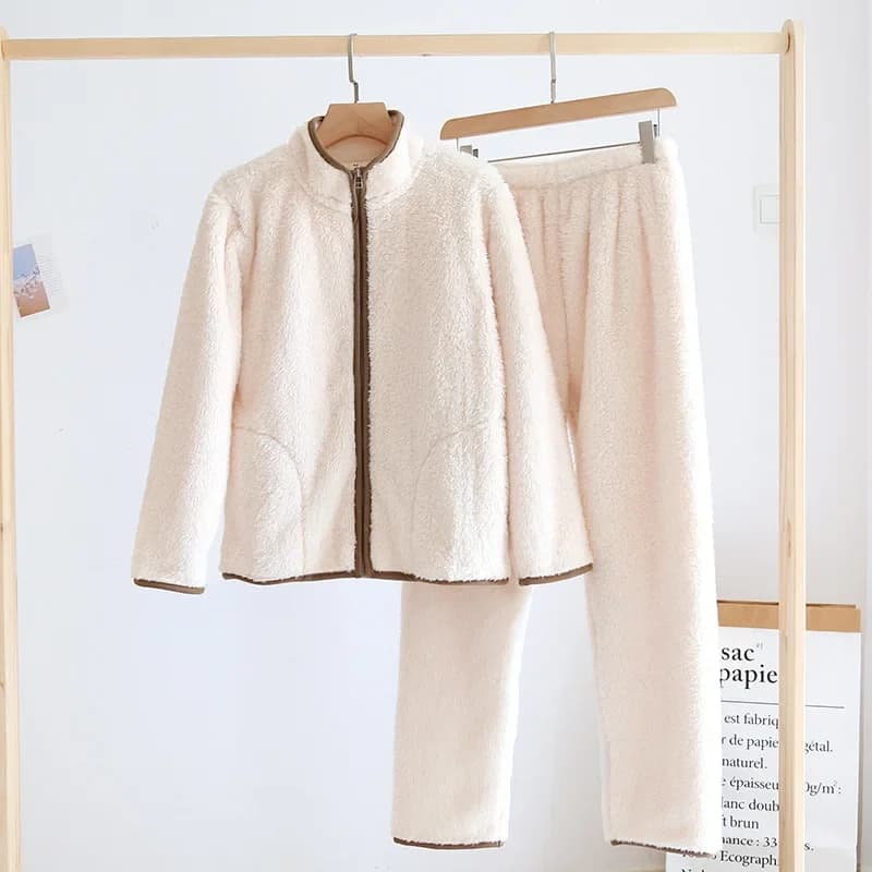 Nuovo pigiama da donna autunno e inverno set pantaloni a maniche lunghe in flanella due pezzi addensati caldi da donna semplici vestiti per la casa