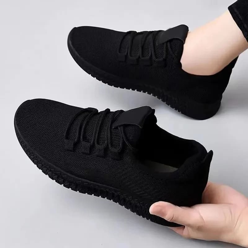 Piattaforma antiscivolo traspirante da donna Moda nuove scarpe casual Scarpe da corsa coreane Scarpe da ginnastica nere per donna 2025 Autunno