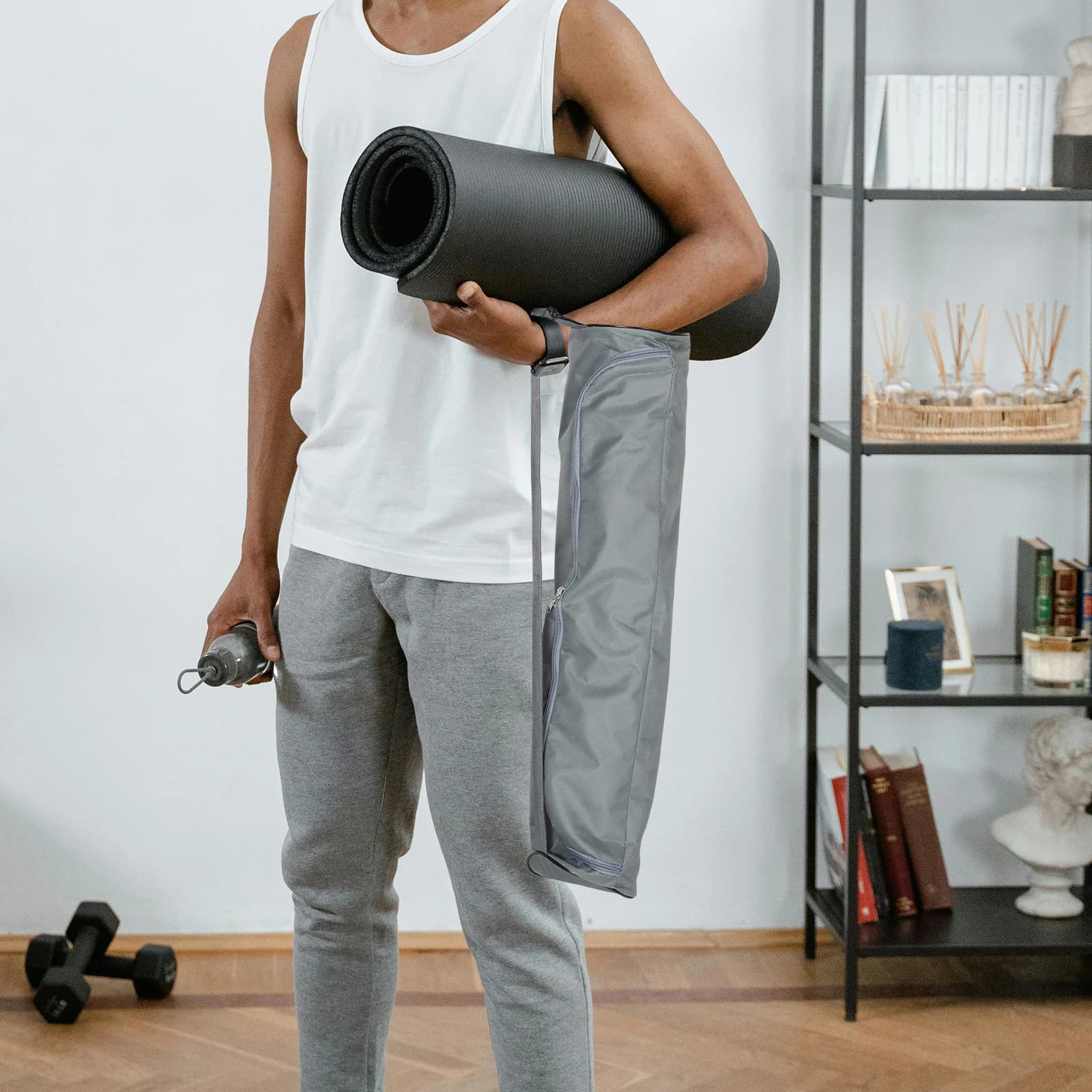 Backpack for Yoga Mat in Natural Rubber Waterproof Grey Multifunctional bag with Adjustable Strap Light for Gym Open
