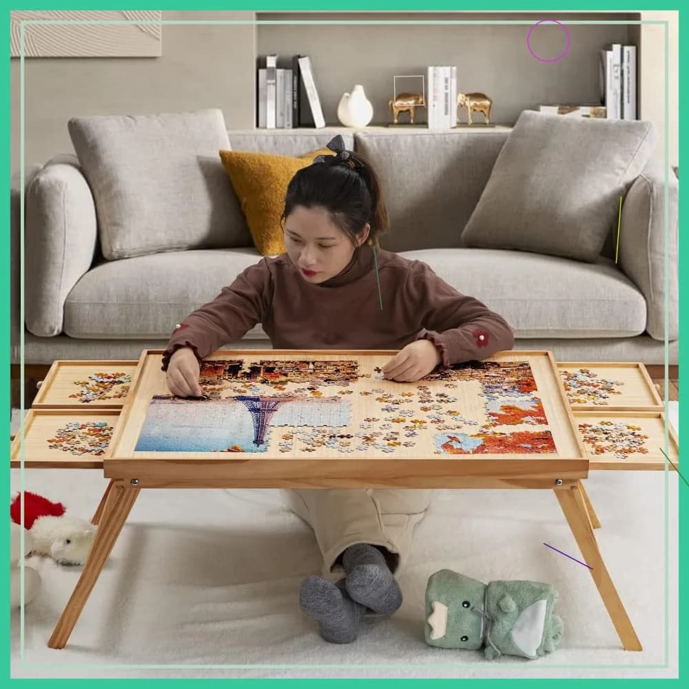 Tavolo Pieghevole per Puzzle in Legno da 1500 Pezzi con 4 Cassetti, Copertura Protettiva e Gambe, 34x26,3 Pollici