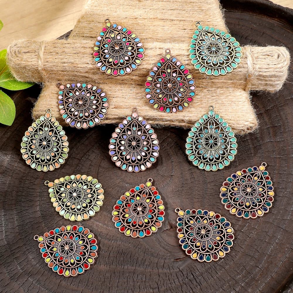 Orecchini pendenti scavati a forma di goccia d'acqua geometrica stile vintage Boho con strass Processo antico fai-da-te Indossare quotidianamente le vacanze