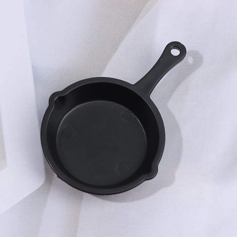 ''6*4*0.5CM PVC Creative Mini Pan Doll House Kitchen Small Frying Pan Casserole Accessories
