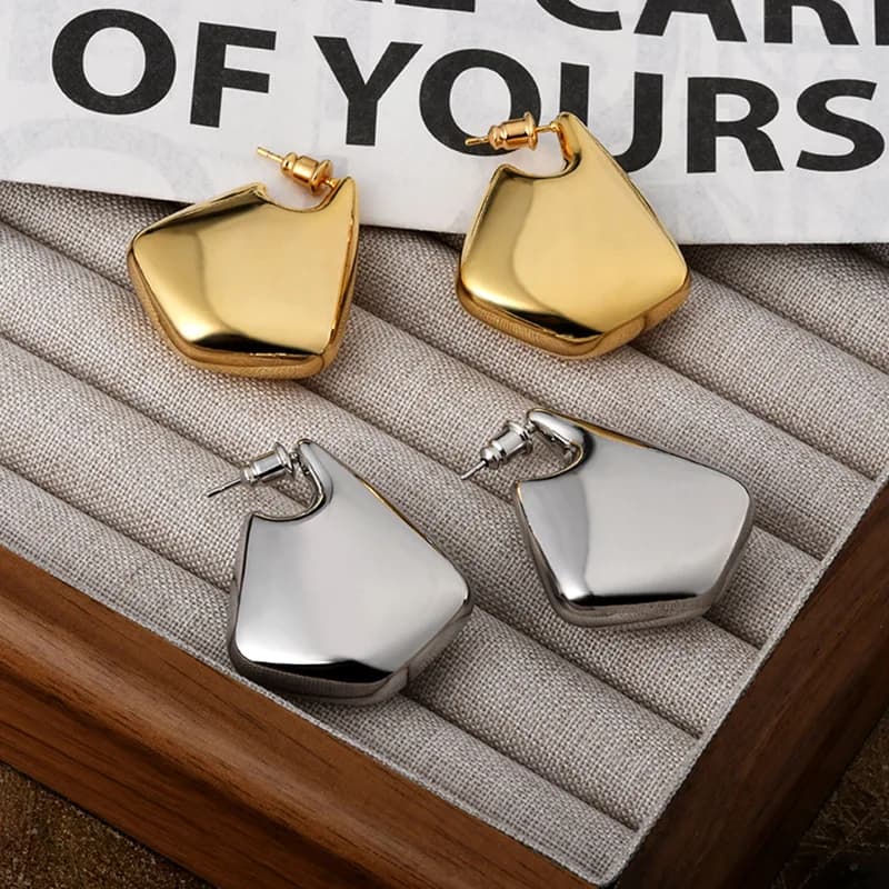 New style personalized, elegant and sophisticated hollow earrings - smooth surface, irregular shape, stylish ear ornaments