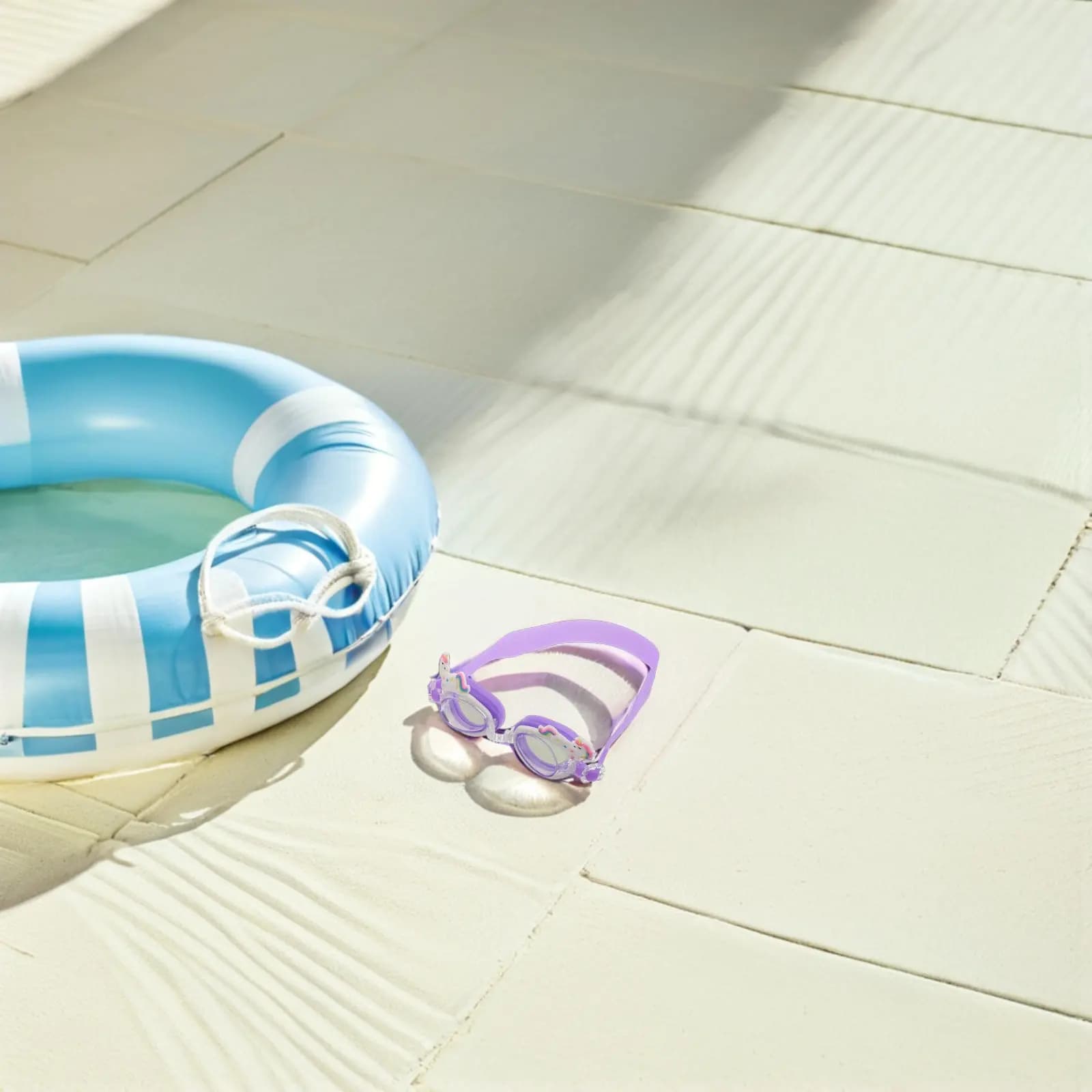 Occhialini da Nuoto Carini con Lenti Antiappannamento, Cinturino Regolabile in Silicone, per Allenamento in Piscina e Giochi d'Acqua