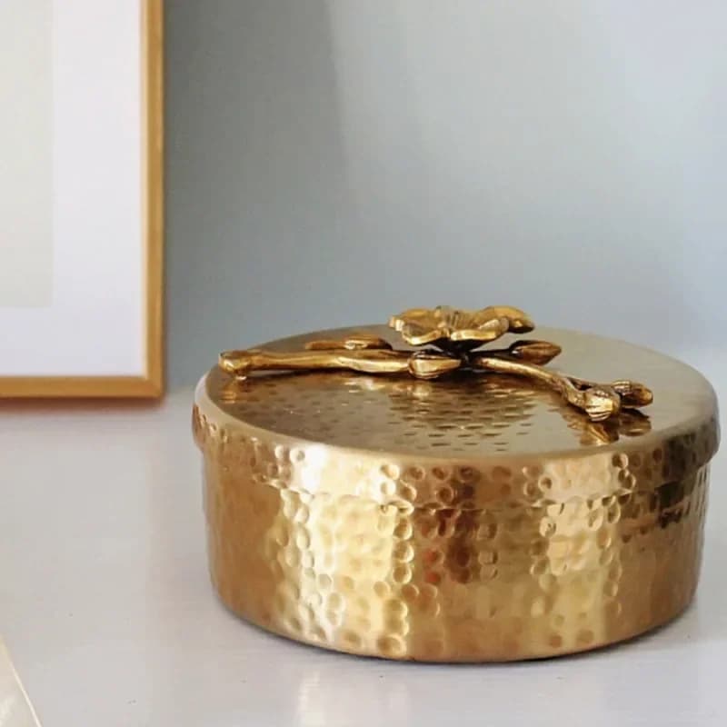 Scatola portaoggetti piccola in ottone stile europeo, decorazione da scrivania per camera da letto, scatola porta gioielli da ragazza, pendolo