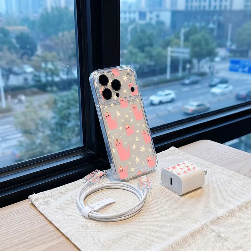 Set Protettivo Royal Kitty: Cover Trasparente + Protezione Cavo di Ricarica per iPhone 17 16 15 14 13 Pro Max
