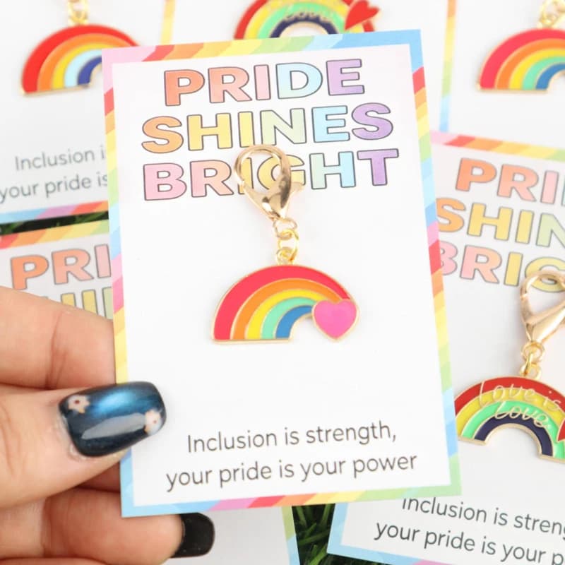 3/4/6pcs 2dInteresting Rainbow Series Keychain Set Shining with pride card Can write blessing messages Actively support gifts Go