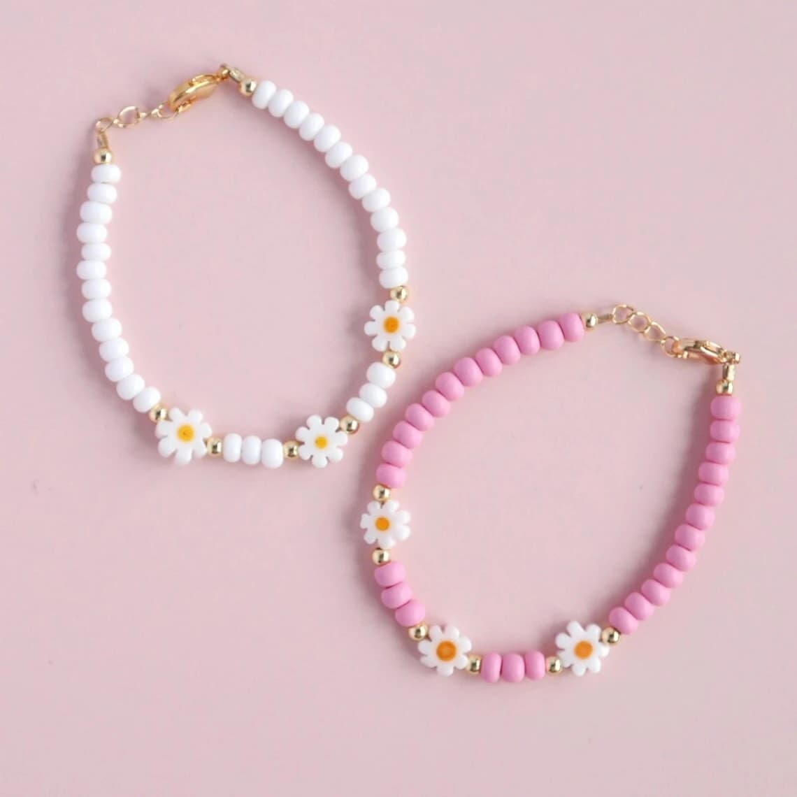 CCGOOD Cute Daisy Beaded Bracelet for Women Sweet Pink White Seed Beads Flower Bracelet Handmade Aesthetic Jewelry Gift
