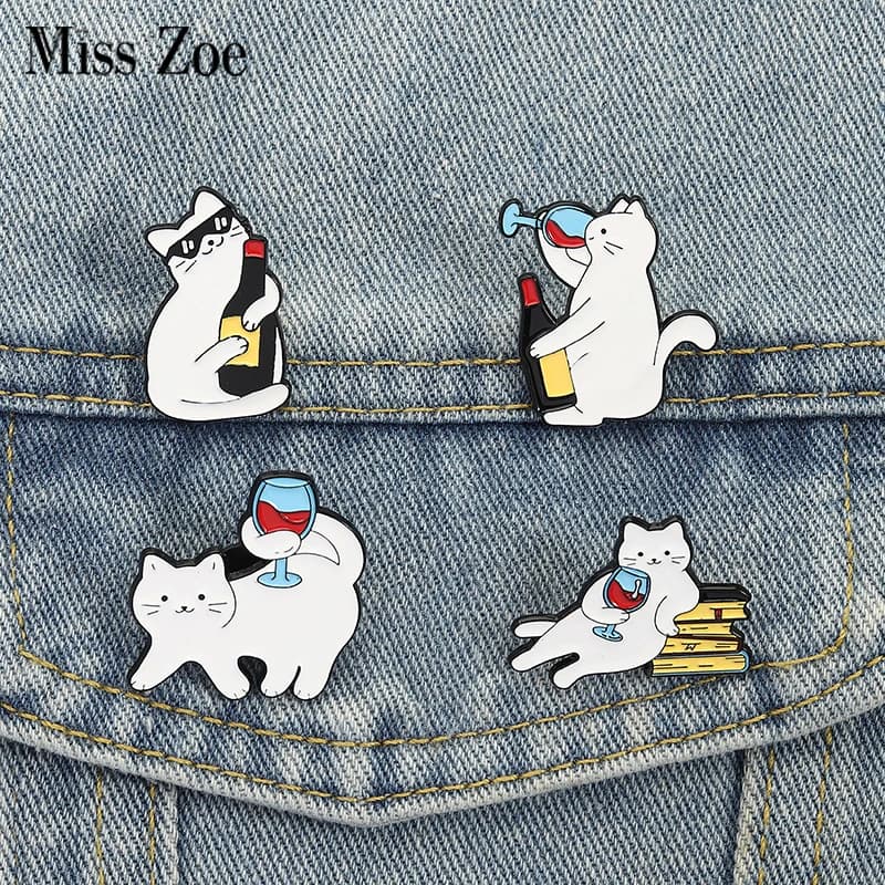 Bicchiere da vino Gatto Smalto Spille Gatto personalizzato Bere Spille Distintivi da bavero Vestiti Gioielli animali Regalo per bambini Amici
