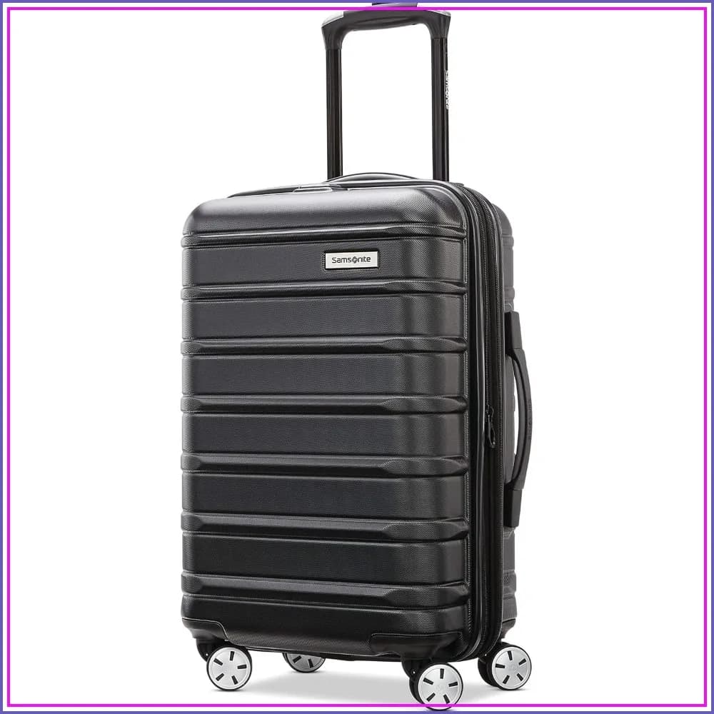 Carry-On Luggage 22x14x9 Airline Approved, Spinner Wheels, USB Port, Expandable, Black
