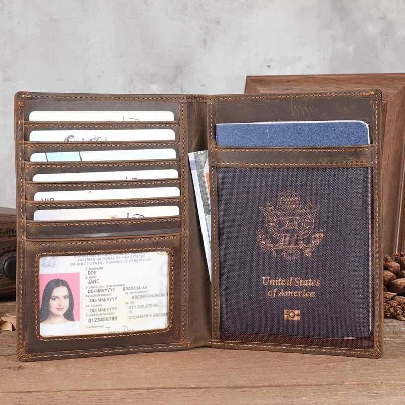 Porta passaporto in vera pelle: portafoglio da viaggio con blocco RFID per uomo, custodia per carte di credito, patente di guida e organizer per documenti