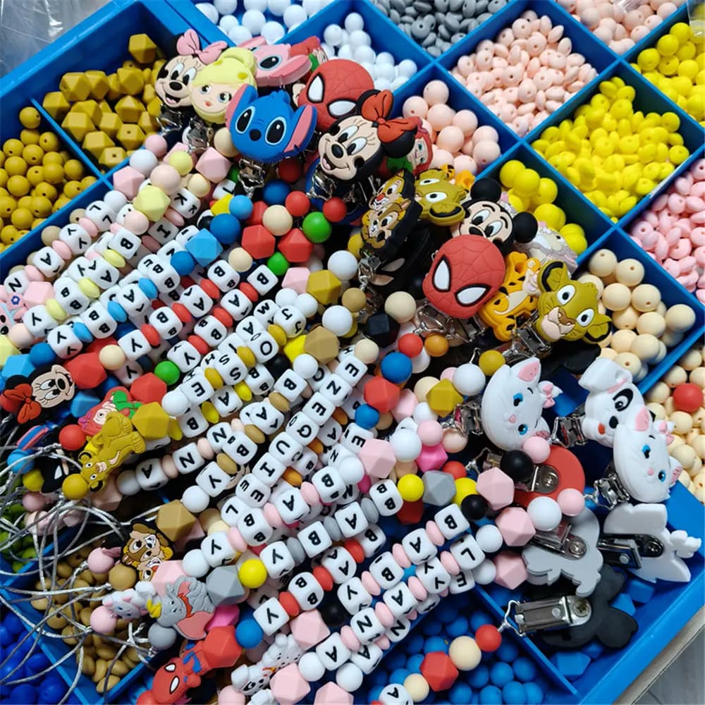1 pz Mickey Minnie Dumbo Simba Miss bunny Stitch Silicone bambino nome personalizzato Ciuccio Catena Clip Titolare Catena di Dentizione regalo