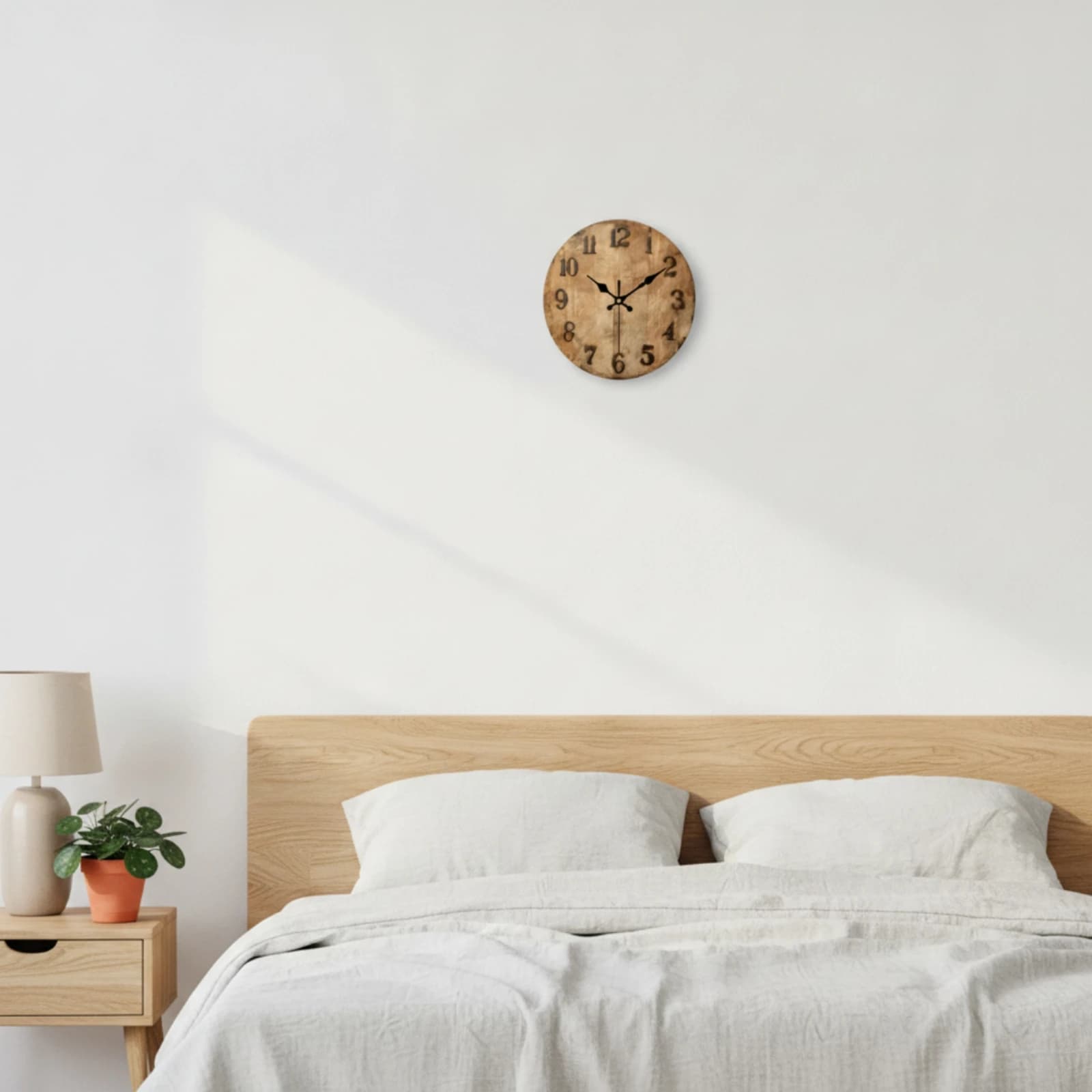 Wood Grain Wall Clock Easy to Read Round Wall Clock House Decoration for Indoor Home