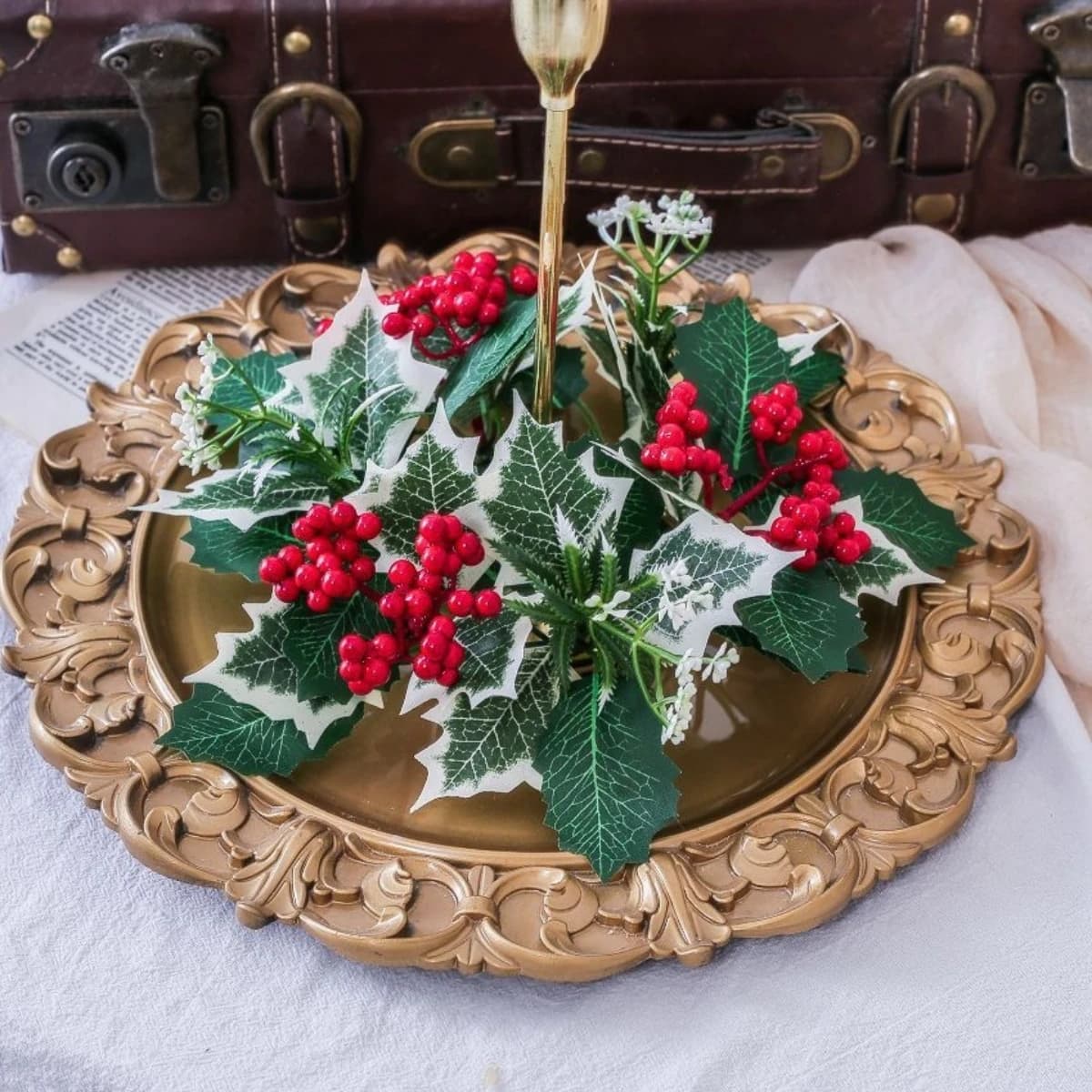 1Pcs Mini Christmas Candle Holder Wreath Artificial Flower Holly Berry Garland Tabletop Mantel Shop Window Xmas Party Decoration