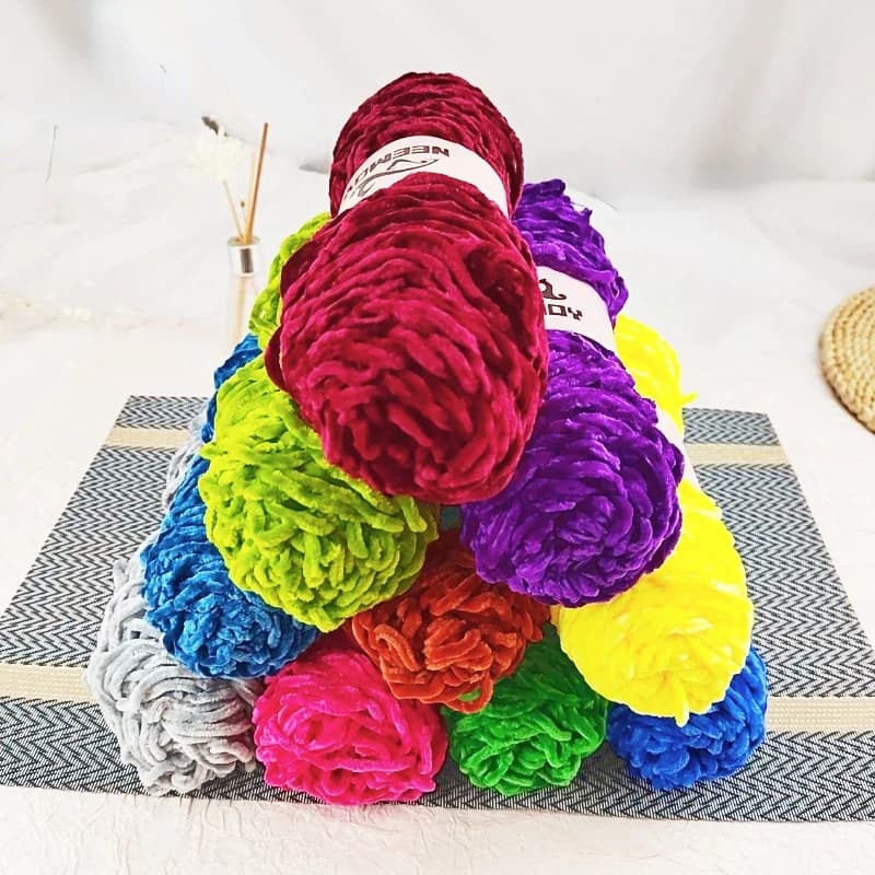 100g Filato di ciniglia Spessore medio Filo intrecciato a mano Uncinetto Tessitura Materiale fai da te per cappelli Scarpe Sciarpe Borse di lana per maglieria