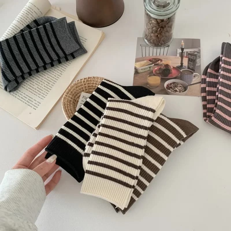 2026 Women's Versatile Retro Korean Boneless Imitation Double Needle Striped Stacking Socks Japanese Maillard Sports Outer