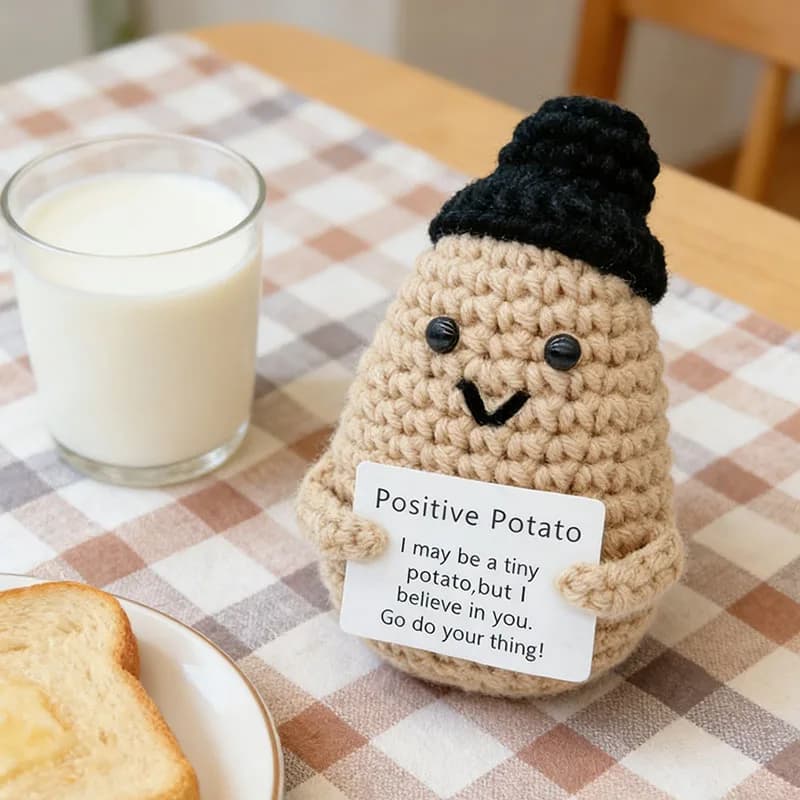 Simpatica Patata Positiva all'Uncinetto con Cappello Lavorato a Maglia, Giocattolo in Filato Fatto a Mano, Regalo Ispirazionale per Alentare l'Umore, per Bambini, Amici, Decorazione per Casa e Scrivania