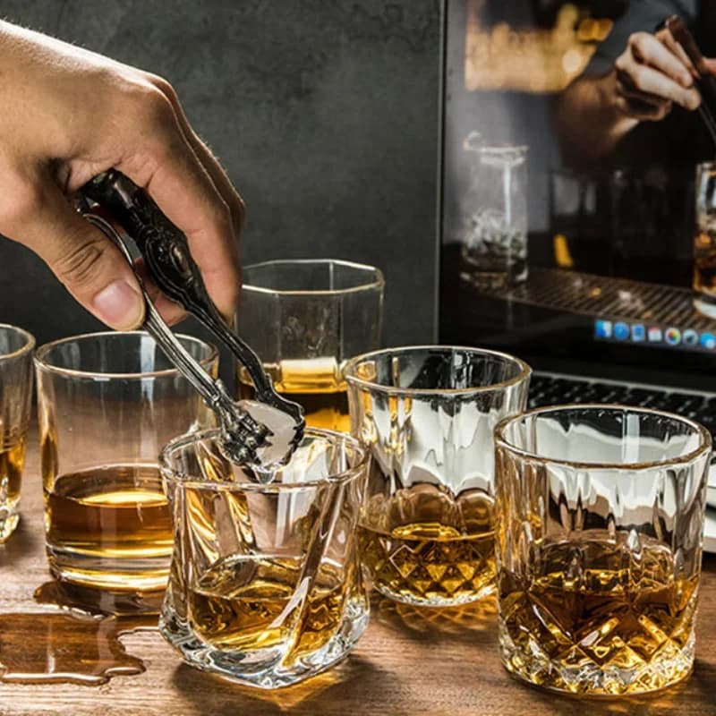Bicchiere da vino trasparente fatto a mano Cristallo europeo Acqua Birra Boccale da whisky Spirit Bicchieri da vino bianco per regali per feste da bar