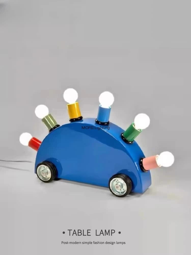 Stile italiano per bambini Cartoon Car Decorazione della casa Ornamento Illuminazione Memphis Lampada da scrivania classica Lettura da comodino Luce notturna Led