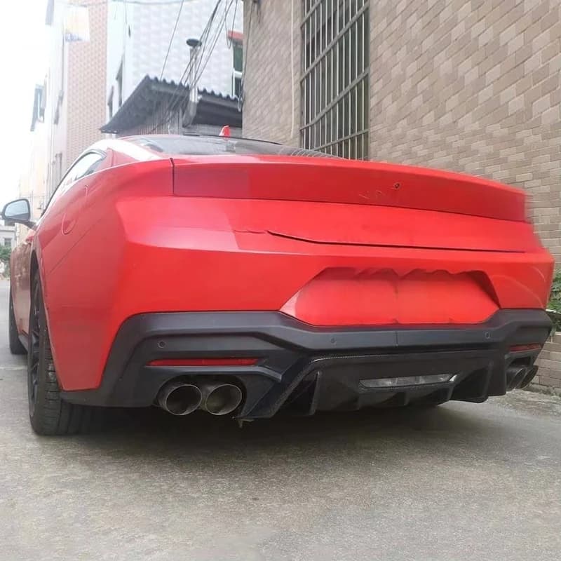 High Quality Carbon Fiber Central Rear Diffuser with Fog Light for Mustang S650 Dark Horse EcoBoost 2024