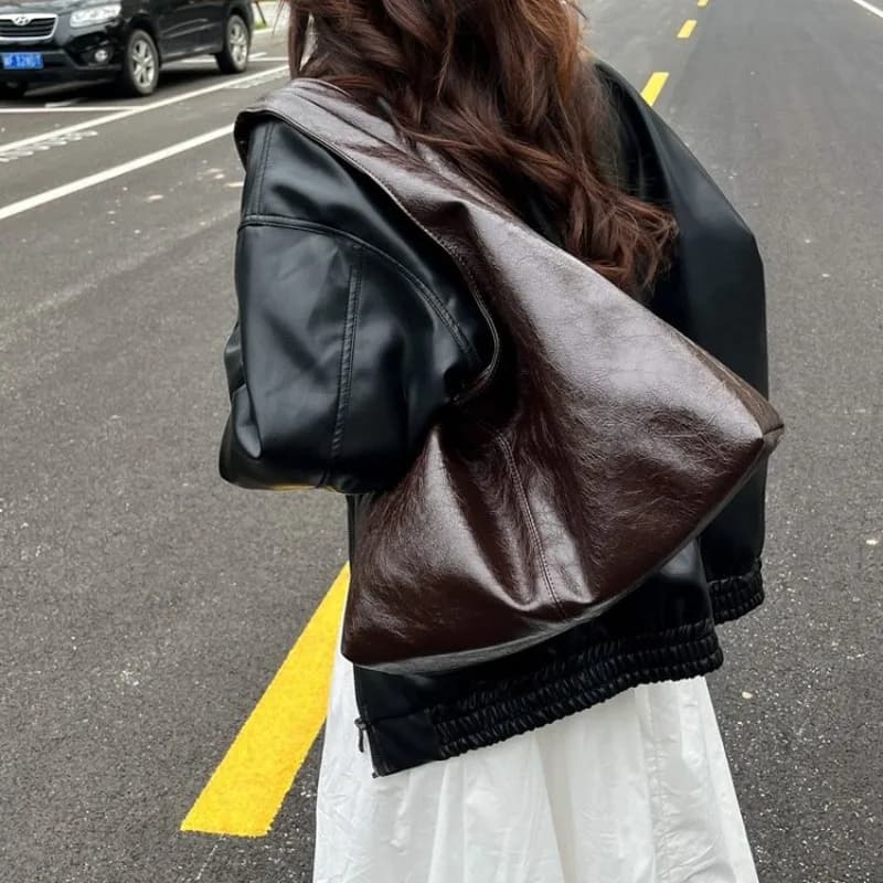 Borsa Hobo da Donna in Ecopelle Marrone Scuro con Tracolla Larga, Stile Casual per Uso Quotidiano e Streetwear