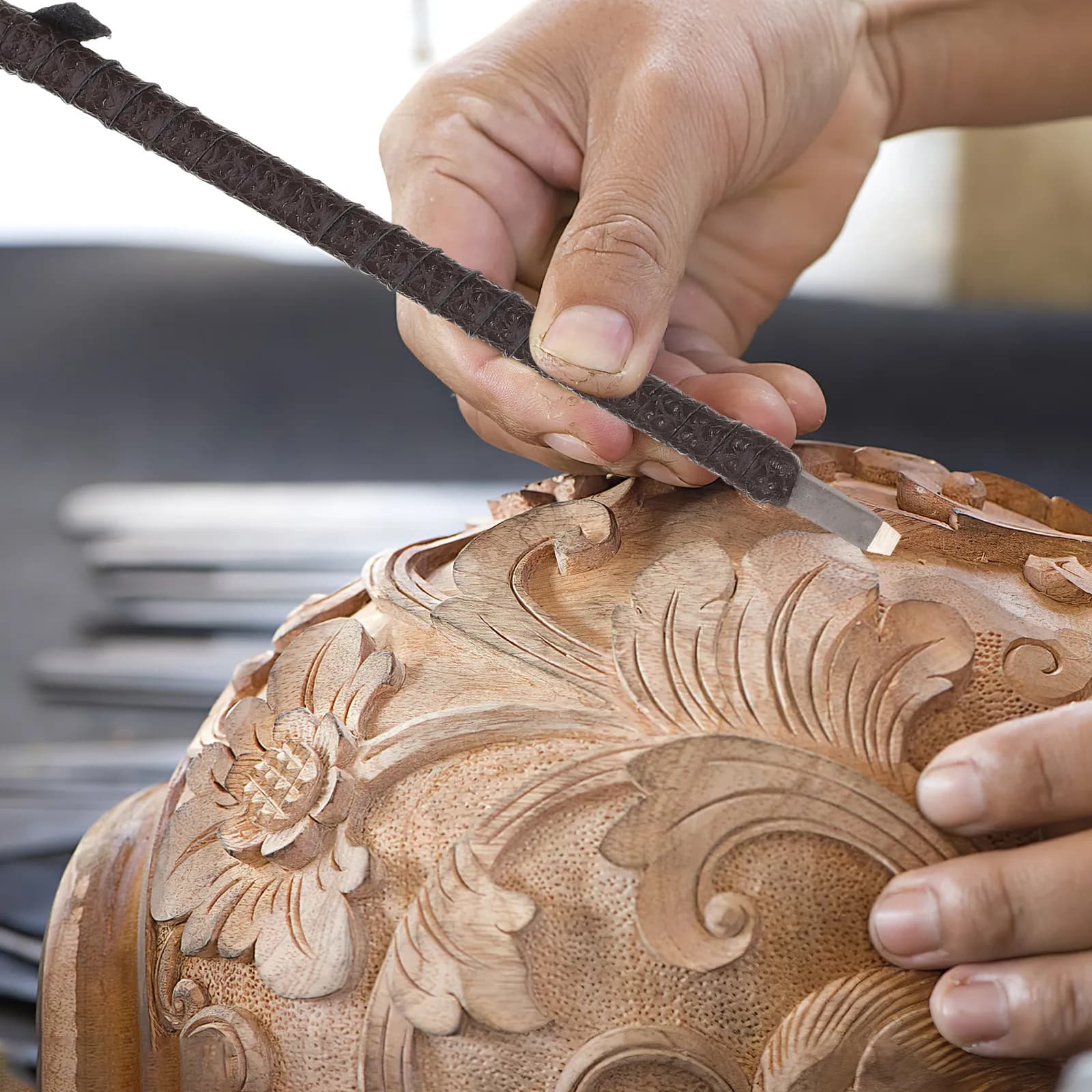 Kit di 12 Utensili per Intaglio del Legno, Set Essenziale per Progetti Fai-da-Te, Lame Resistenti alla Ruggine, Design Compatto con Borsa per il Trasporto