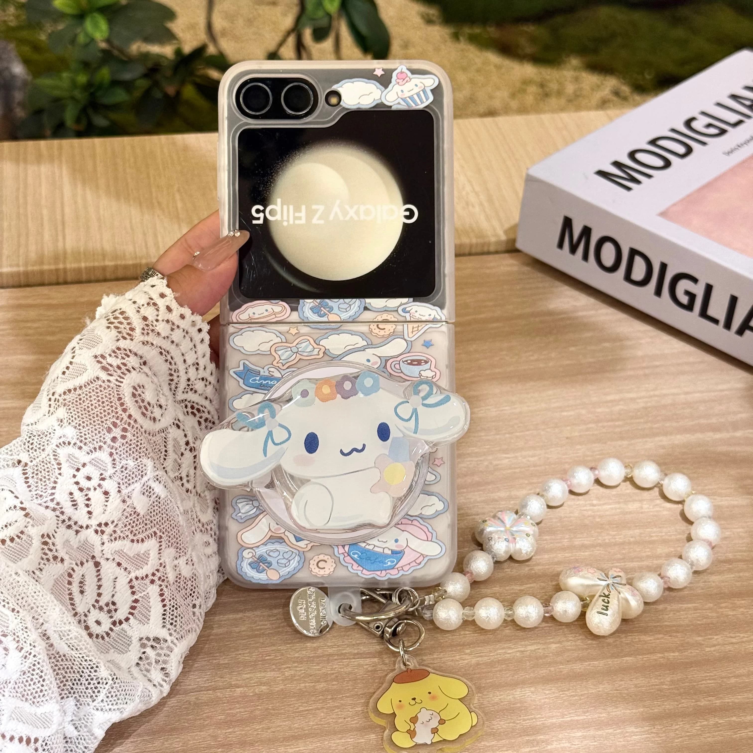 Custodia per telefono con supporto magnetico a forma di simpatico cartone animato Sanrio Cinnamoroll per Samsung Z Flip 7 6 5 4, cover antiurto pieghevole con catena
