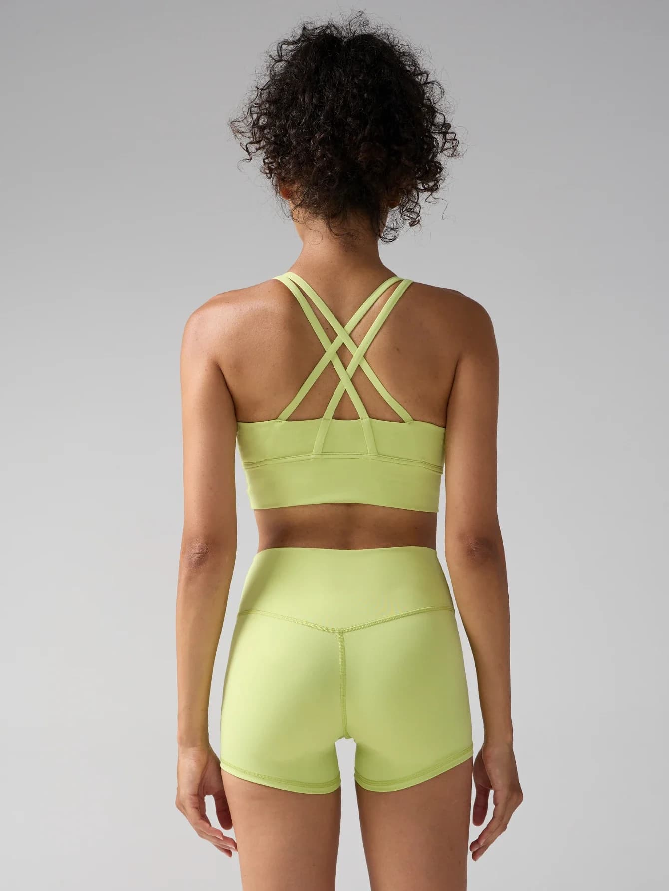 Women's Sports Complex 2 Pieces: Top Yoga with Encrusted Back and High Life Yoga Shorts Elasticized for Cycling, Fitness and Free Time