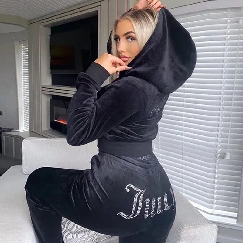 Women's Sports Set Style Streetwear: Sweatshirt with Hood and Shorts High Life, Fashion Casual for Autumn