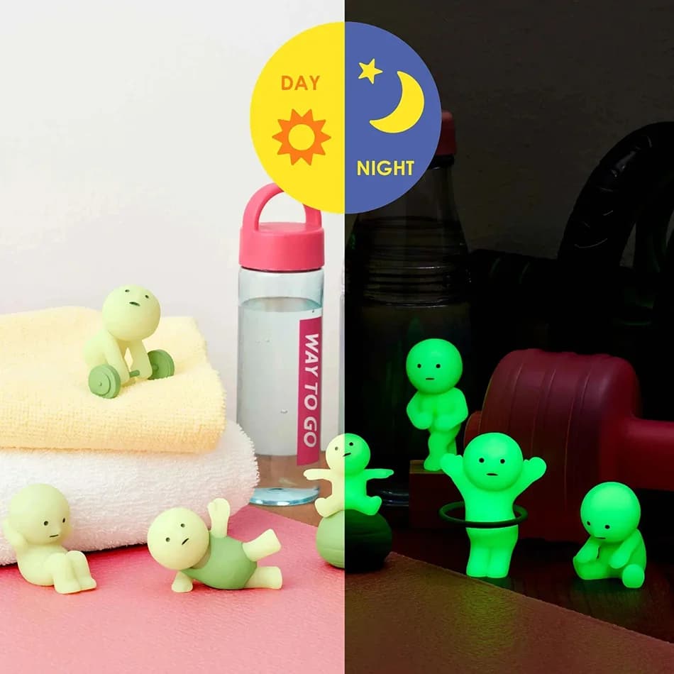 Serie Yoga Bedroom: Scatola a Sorpresa con Action Figure, Bambole Multiple, Decorazione Misteriosa Luminosa Verde, Modellini Giocattolo