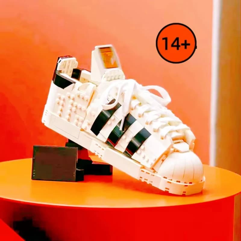 731 pezzi di scarpe sportive MOC, modelli creativi di blocchi da costruzione, giocattoli in mattoncini, regali di Natale per adulti