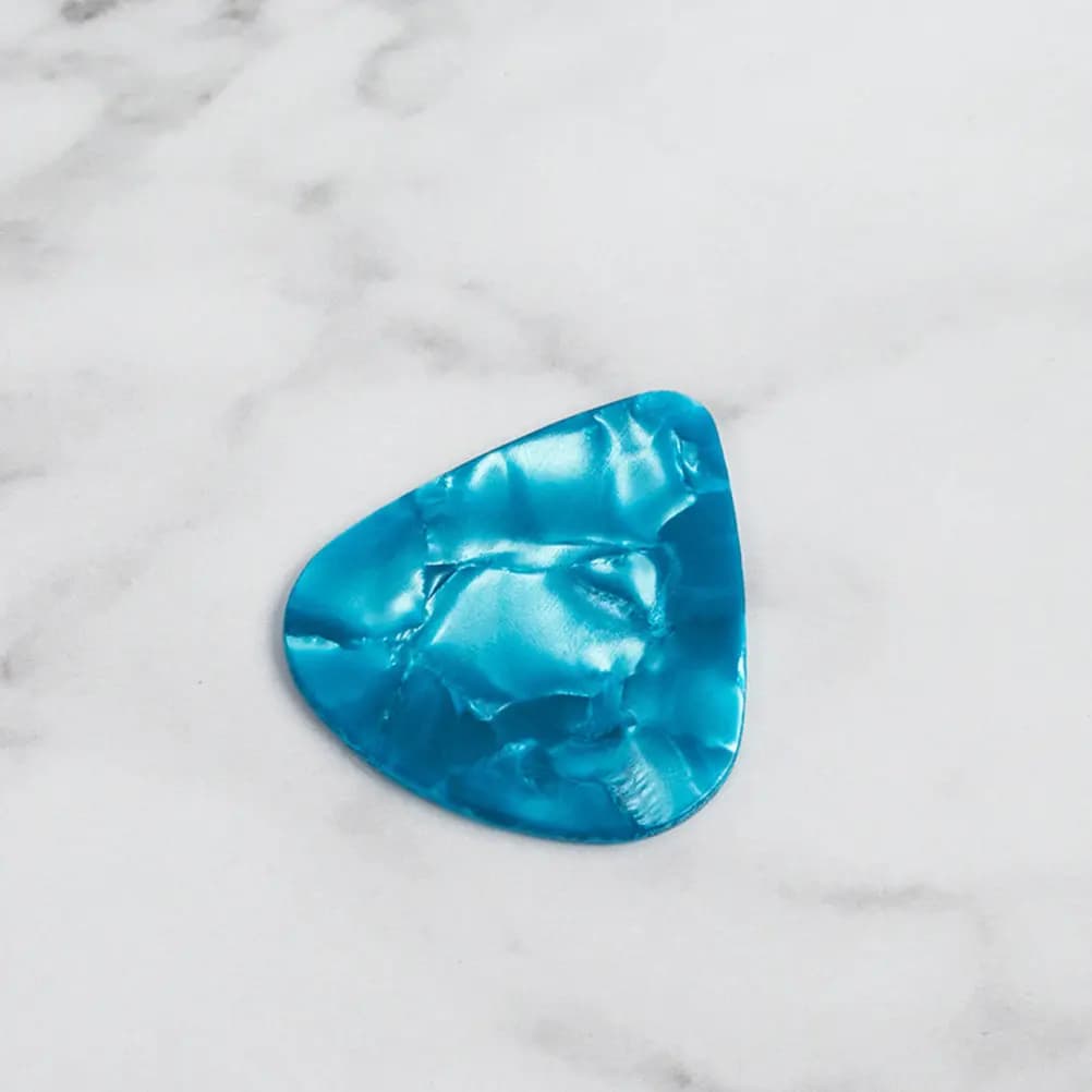60 Pezzi Plettri a Forma di Cuore in Celluloide Colorato Sottile per Chitarra, Basso, Ukulele, Mandolino, Banjo, Uso Professionale Acustico