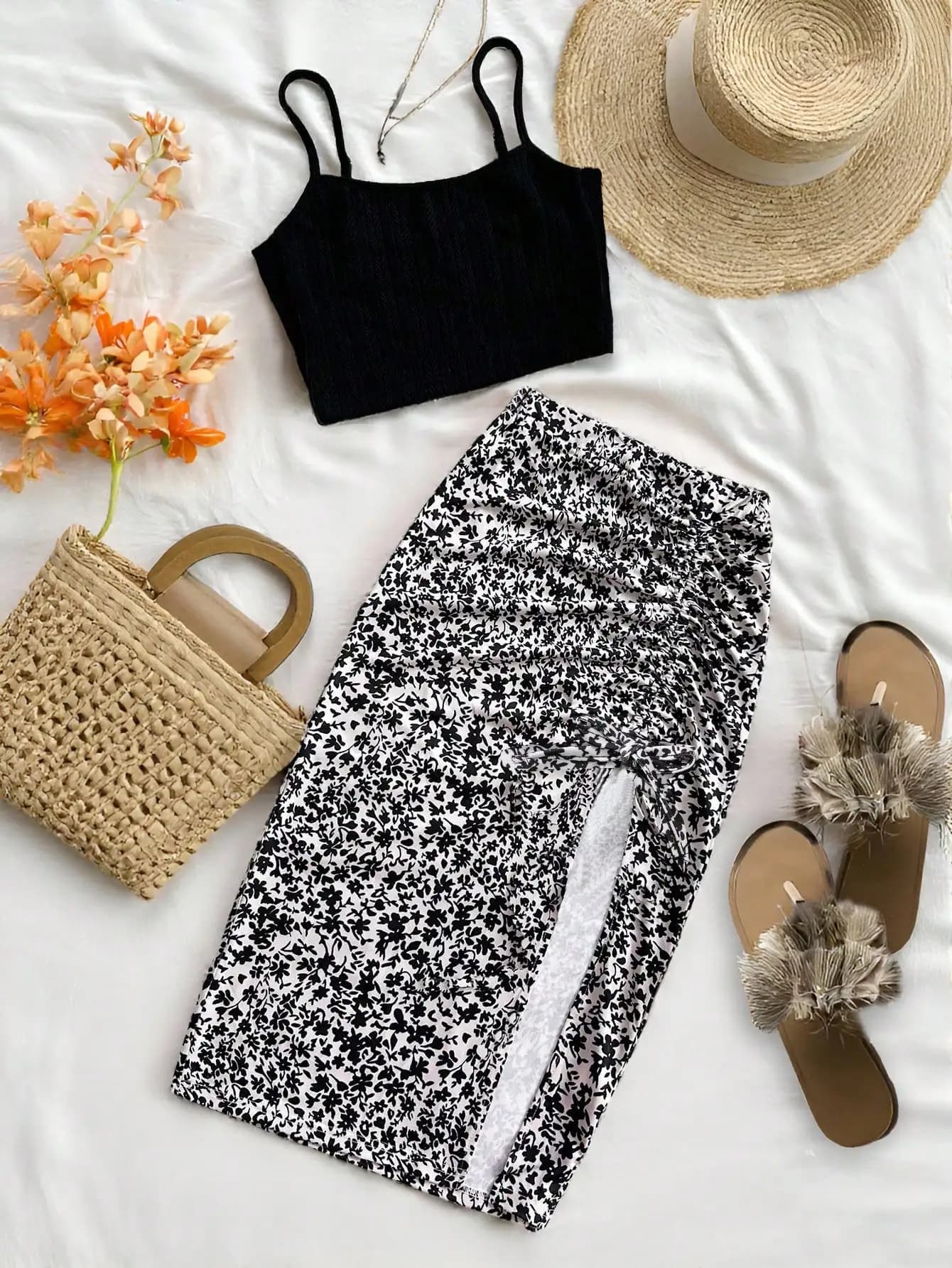 Completo da vacanza con top in maglia e gonna avvolgente a fiori piccoli