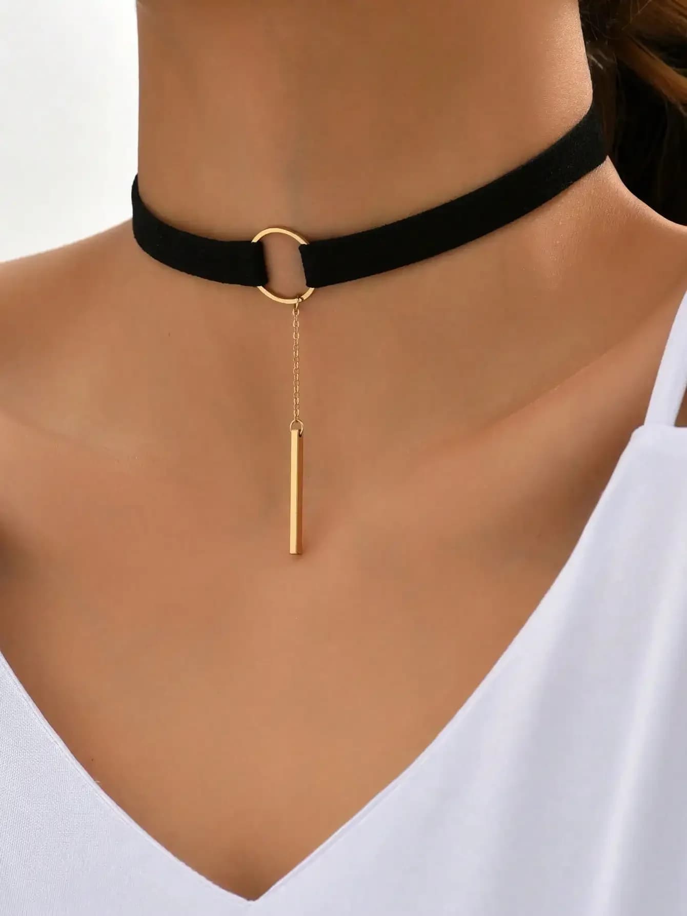 1pc Black Velvet Fabric Circle Choker With Chain Pendant Necklace For Women, Gothic Style In Summer